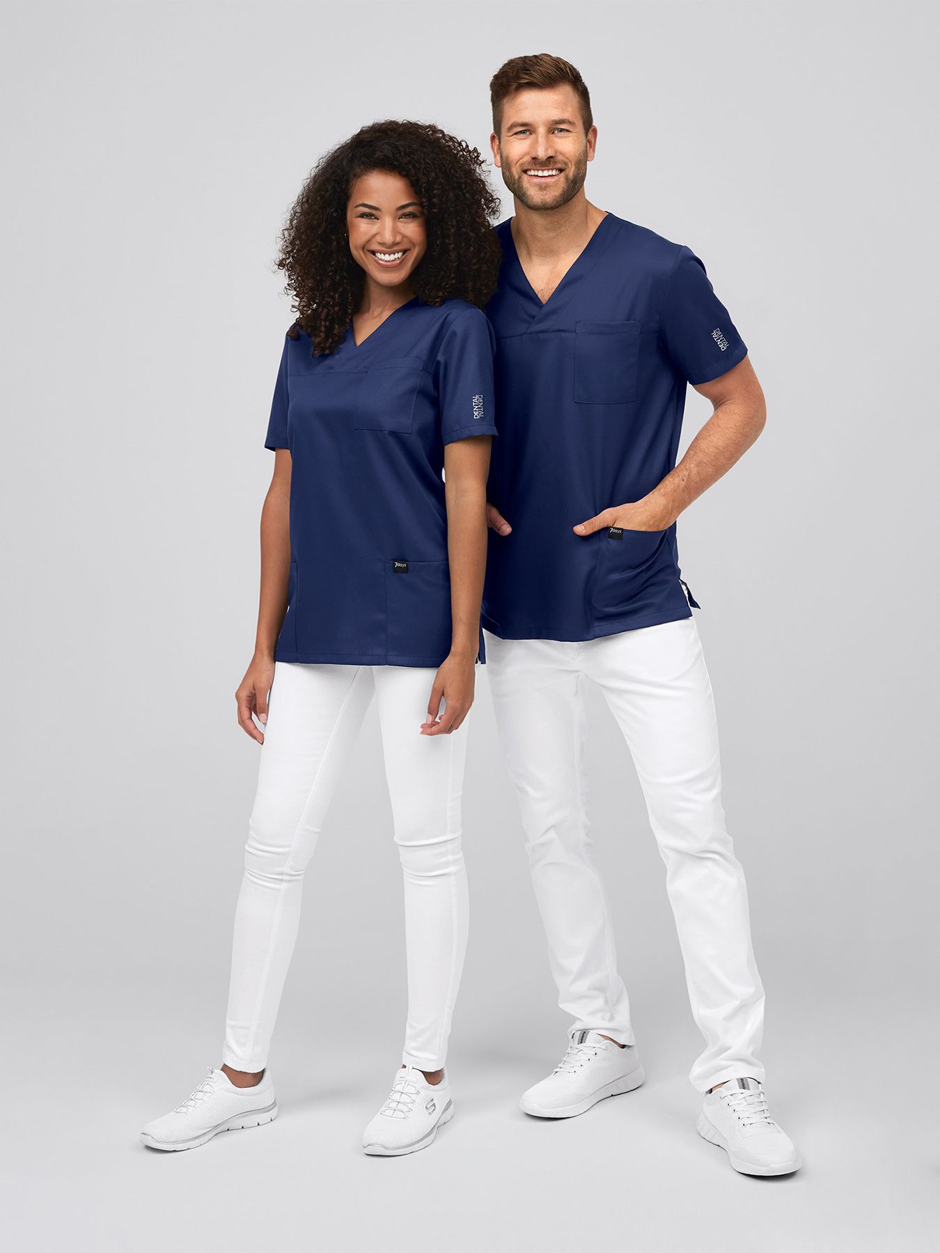 Unisex tuniek voor tandartsen – DENTAL borduurwerk